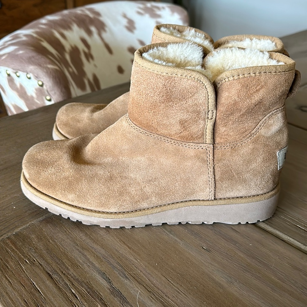 UGG Kristin Wedge Boot- Chestnut